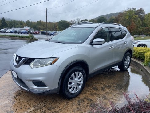 Used 2016 Nissan Rogue S w/ Appearance Package image 2