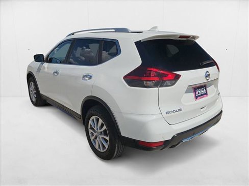 Used 2020 Nissan Rogue SV image 9