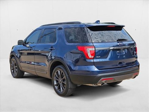 Used 2017 Ford Explorer XLT w/ Equipment Group 202A image 8