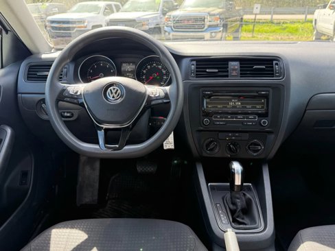 Used 2015 Volkswagen Jetta S image 14