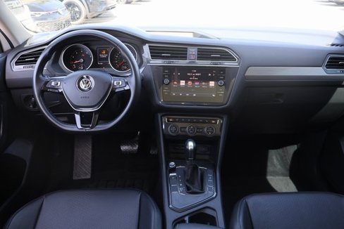 Used 2019 Volkswagen Tiguan SE w/ Panoramic Sunroof Package image 14