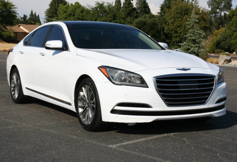 Used 2015 Hyundai Genesis 3.8 w/ Option Group 02 image 2