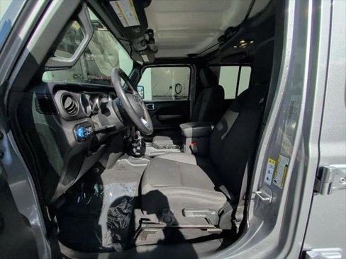 Certified 2020 Jeep Gladiator Sport w/ Quick Order Package 24S image 11