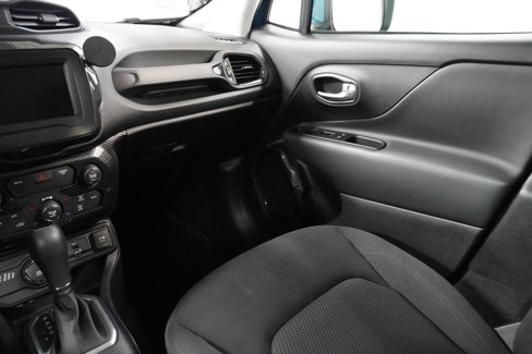 Certified 2020 Jeep Renegade Altitude image 13