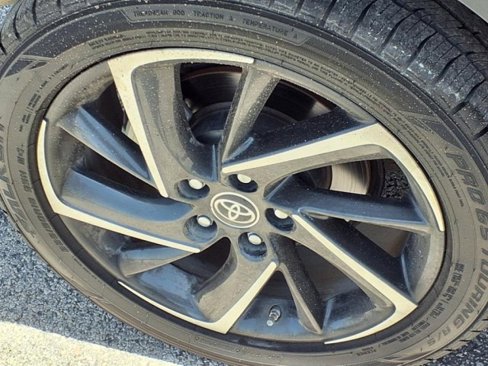 Used 2022 Toyota C-HR Limited image 12