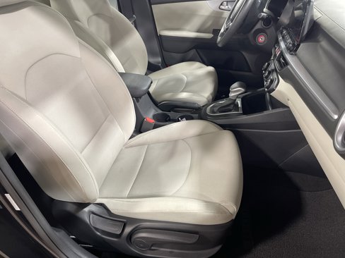 Used 2023 Kia Forte LXS image 12