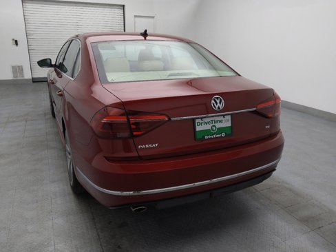 Used 2017 Volkswagen Passat 1.8T R-Line w/ R-Line Lighting Package image 6