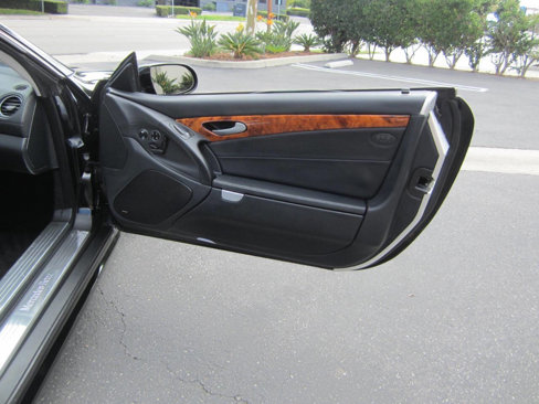 Used 2007 Mercedes-Benz SL 550 w/ AMG Sport Pkg image 21