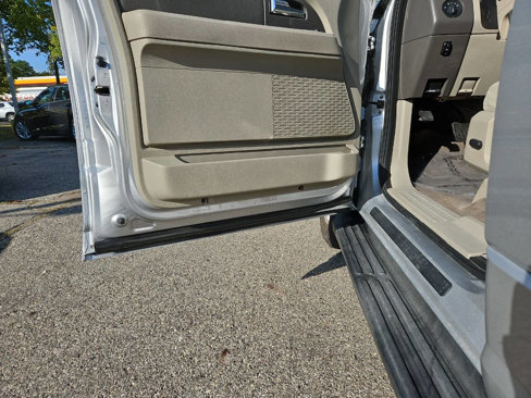 Used 2011 Ford Expedition XLT w/ HD Trailer Tow Pkg image 8