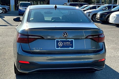 Certified 2022 Volkswagen Jetta SE w/ Panoramic Sunroof Package image 6
