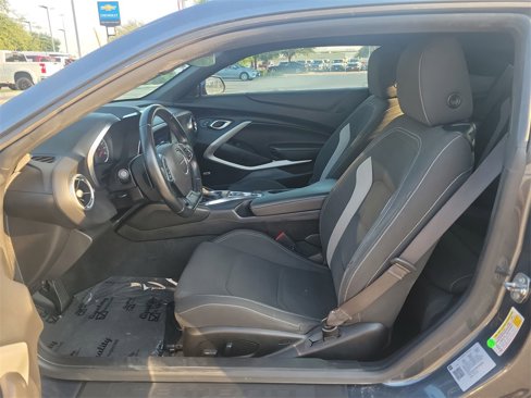 Used 2019 Chevrolet Camaro LT w/ Technology Package image 11