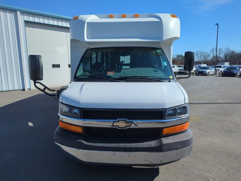 Used 2014 Chevrolet Express 4500 w/ Shuttle Bus Package image 8