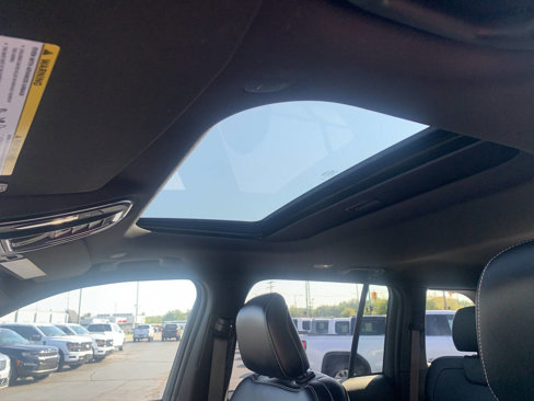 Used 2024 Jeep Grand Cherokee Altitude image 12