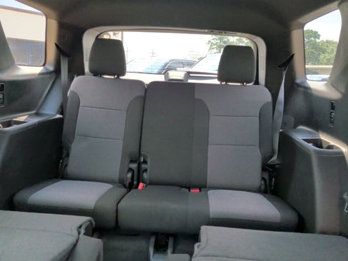 Used 2022 Chevrolet Traverse LT image 38