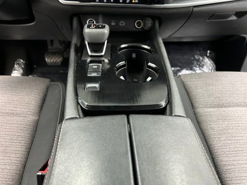 Used 2023 Nissan Rogue SV image 36