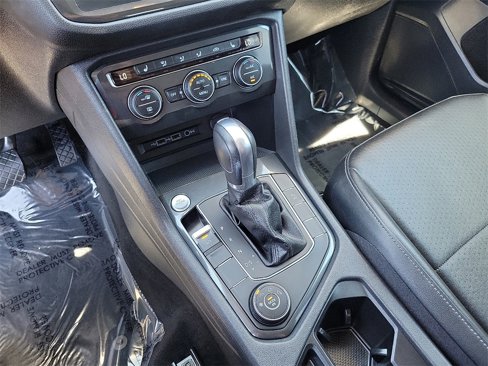 Used 2019 Volkswagen Tiguan SE image 13