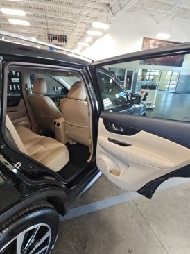 Used 2020 Nissan Rogue SL image 36
