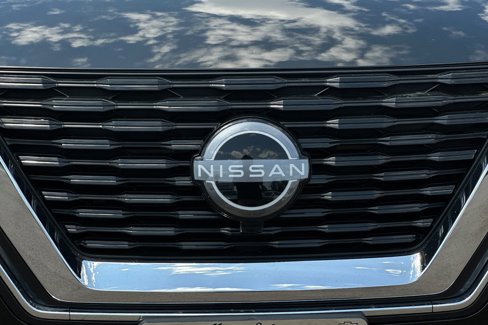 Used 2023 Nissan Rogue SV image 38