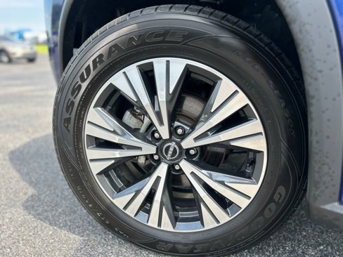Used 2023 Nissan Rogue SV image 15