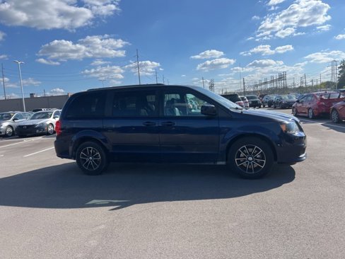 Used 2017 Dodge Grand Caravan GT image 3