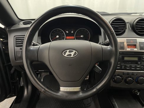 Used 2004 Hyundai Tiburon GT image 11