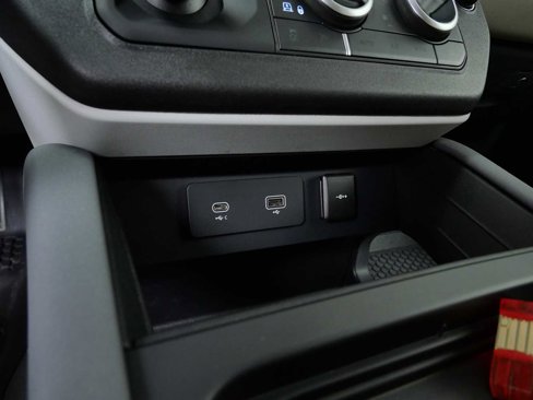 Used 2021 Land Rover Defender 110 SE image 22