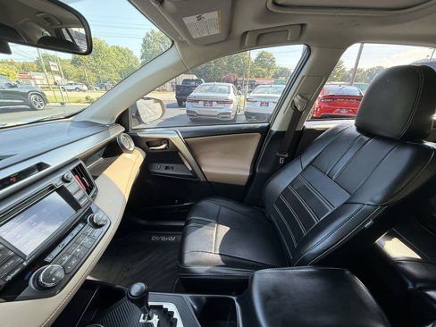 Used 2015 Toyota RAV4 XLE image 20