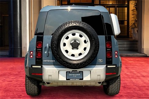 Used 2023 Land Rover Defender 110 image 3