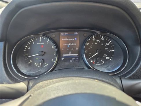 Used 2018 Nissan Rogue S image 16