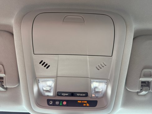Used 2023 Chevrolet Equinox LT w/ LPO, Floor Liner Package image 23