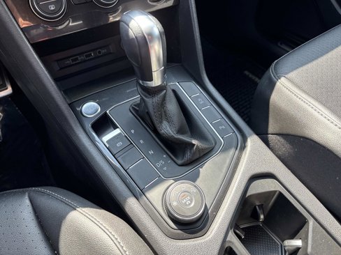 Used 2019 Volkswagen Tiguan SEL Premium R-Line w/ 3rd Row Seat Package image 24