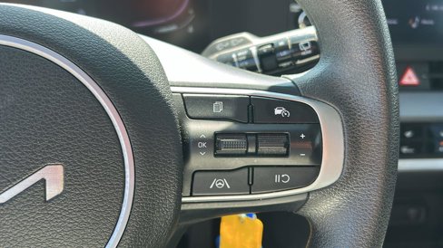 Used 2023 Kia Sportage LX image 13