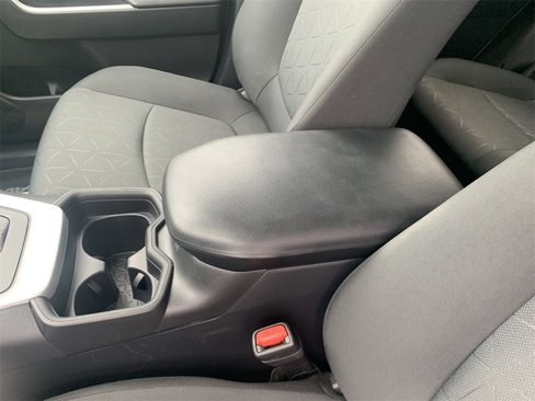 Used 2021 Toyota RAV4 XLE image 21