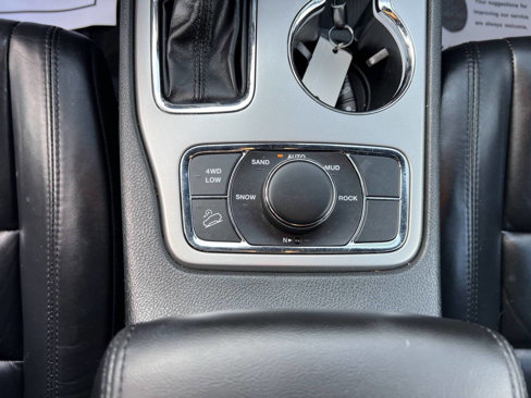Used 2019 Jeep Grand Cherokee Limited image 29