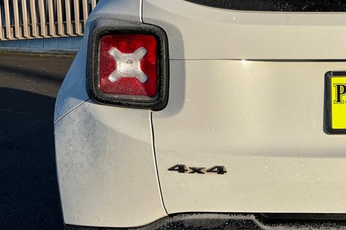 Used 2018 Jeep Renegade Altitude w/ UConnect 8.4 Nav Group image 24