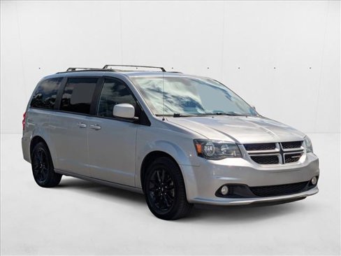 Used 2019 Dodge Grand Caravan GT image 3