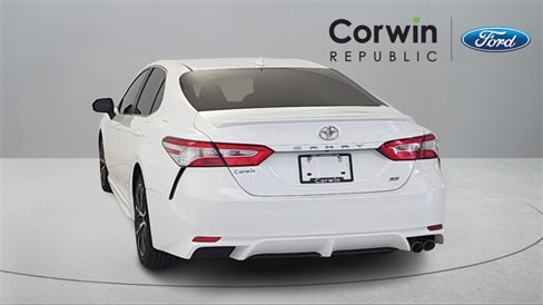 Used 2020 Toyota Camry SE image 6