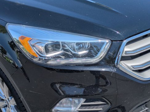 Used 2018 Ford Escape Titanium image 10