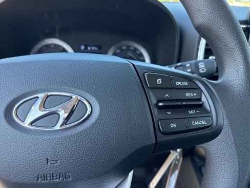 Certified 2022 Hyundai Venue SE image 35