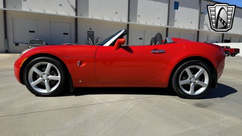 Used 2009 Pontiac Solstice Convertible w/ Preferred Package image 3