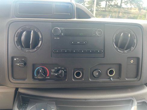 Used 2014 Ford E-150 and Econoline 150 w/ Power Group image 12