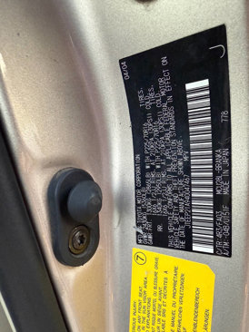 Used 2004 Toyota Highlander Limited image 25