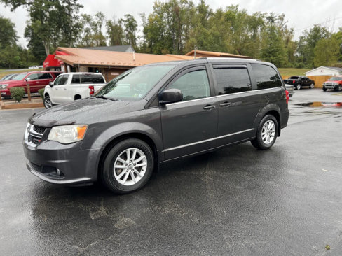 Used 2019 Dodge Grand Caravan SXT image 1