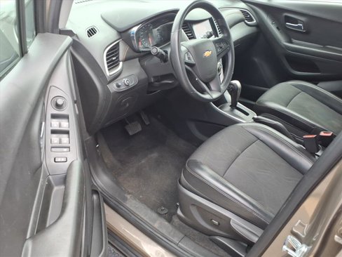 Used 2021 Chevrolet Trax LT image 4