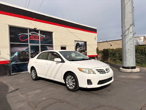 Used 2013 Toyota Corolla LE Special Edition image 1