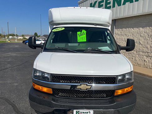 Used 2019 Chevrolet Express 3500 w/ Power Convenience Package image 3