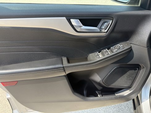 Used 2022 Ford Escape SEL image 18