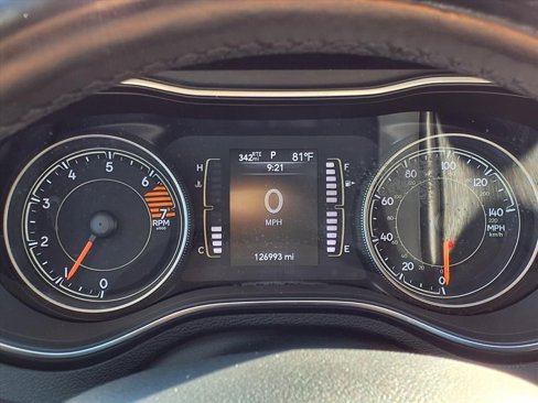Used 2019 Jeep Cherokee Latitude Plus image 22