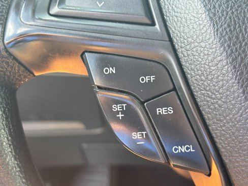 Used 2020 Ford Edge SE image 21