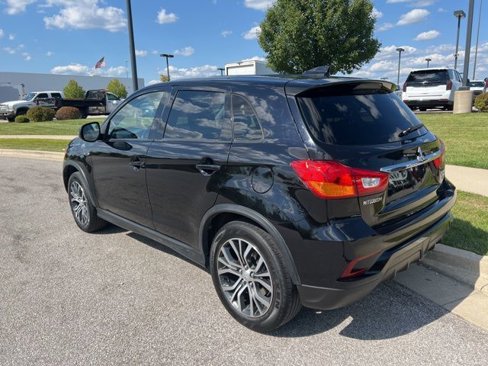 Used 2019 Mitsubishi Outlander Sport SE image 4